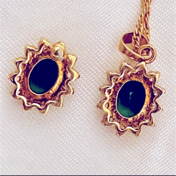 Vintage Faux Emerald Gold Necklace Earrings Ring Set with Clear Rhinestone Halo - Picture 5 of 7